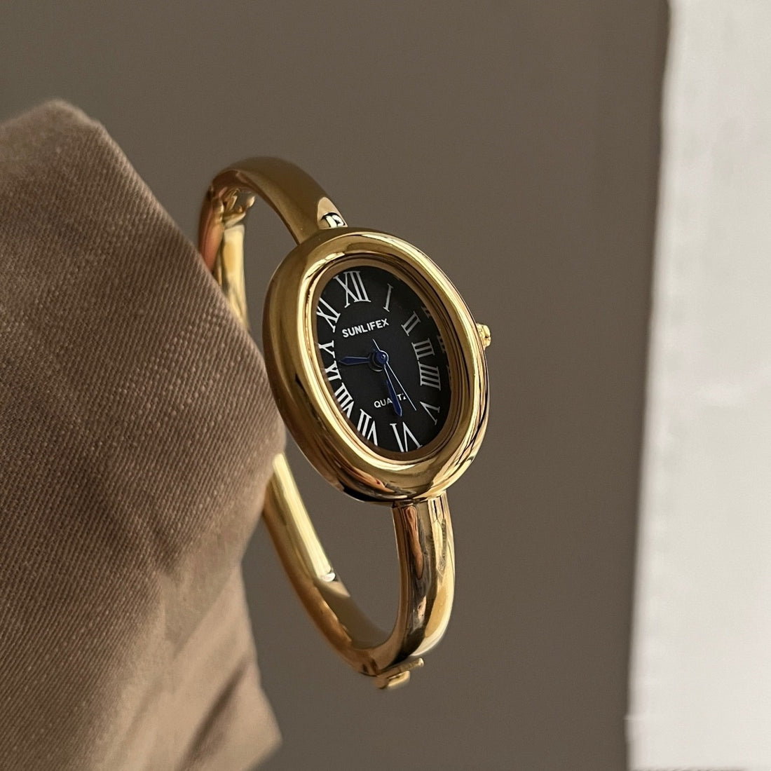 Oval Roman-SUNLIFEX Bracelet Watch